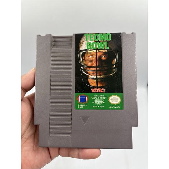 Nintendo NES Tecmo Bowl Game with Manual & Sleeve - Picture 5 of 7